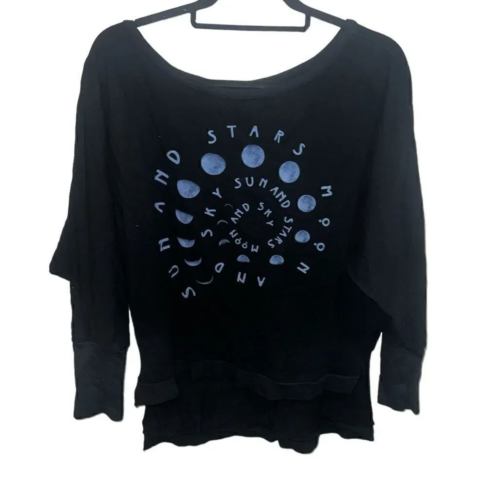 Chaser Sun Stars Moon Sky sweatshirt Scoop Neck High Low Size Small Cotton Blend